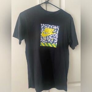 Nike kids t-shirt size XL. Only worn 1 time.